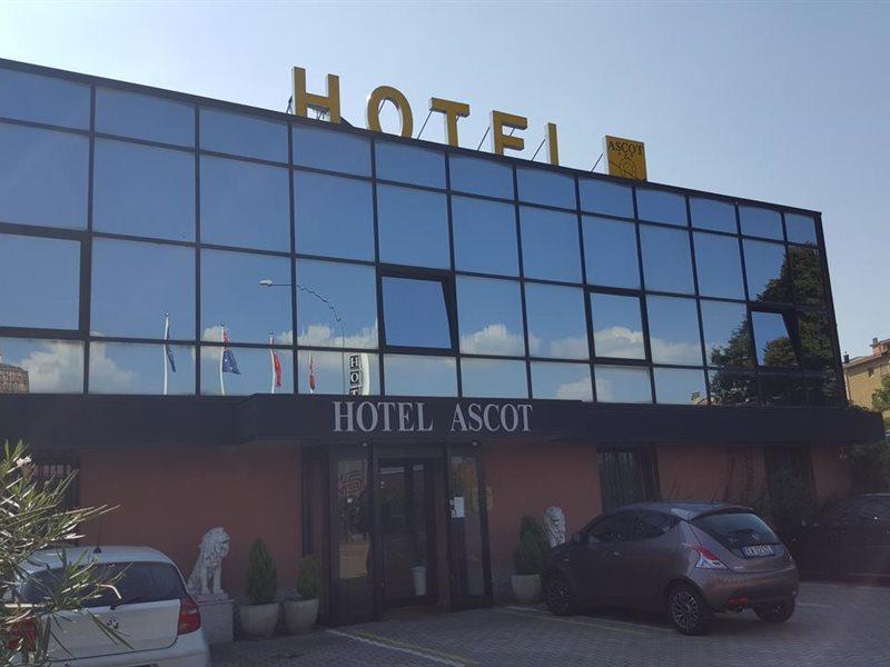 Hotel Ascot Binasco Εξωτερικό φωτογραφία