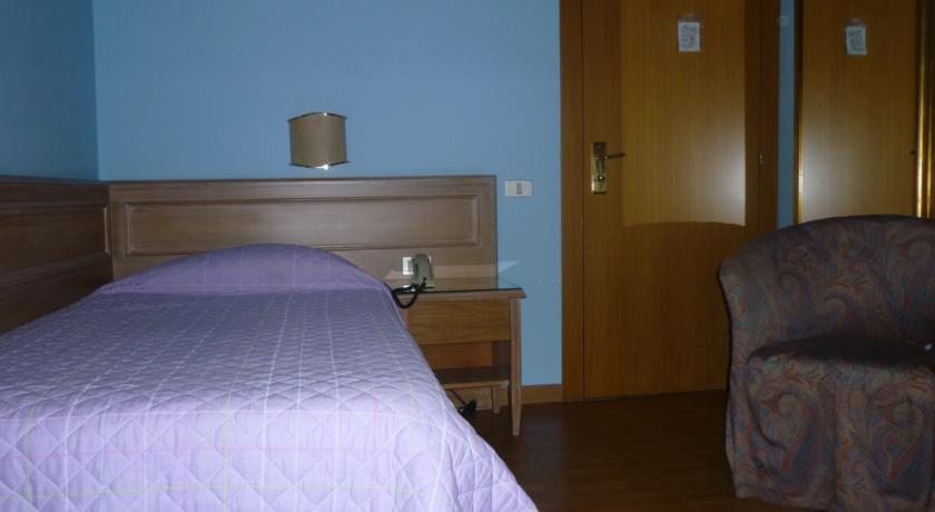 Hotel Ascot Binasco Εξωτερικό φωτογραφία