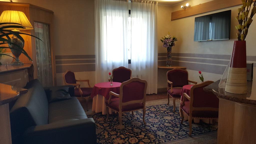Hotel Ascot Binasco Εξωτερικό φωτογραφία