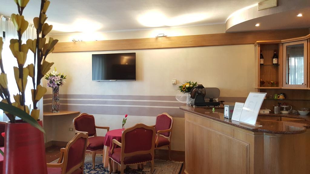 Hotel Ascot Binasco Εξωτερικό φωτογραφία